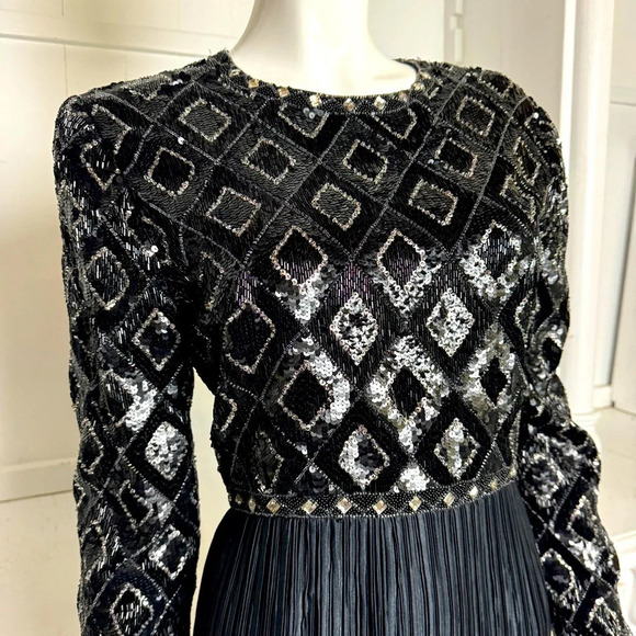 vintage:: 80s - Y2K George Williams NY Black Beaded Pleated Evening